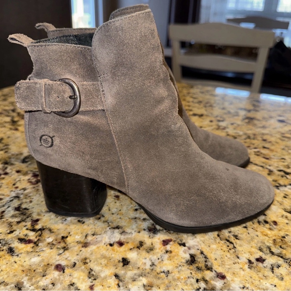 Born Women's Gray Suede Block Heel Ankle Boots size 7.5